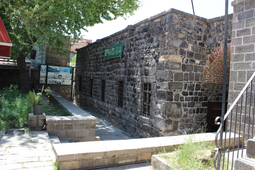 Diyarbakır Ulu Camii Girilmeyen Kısmı