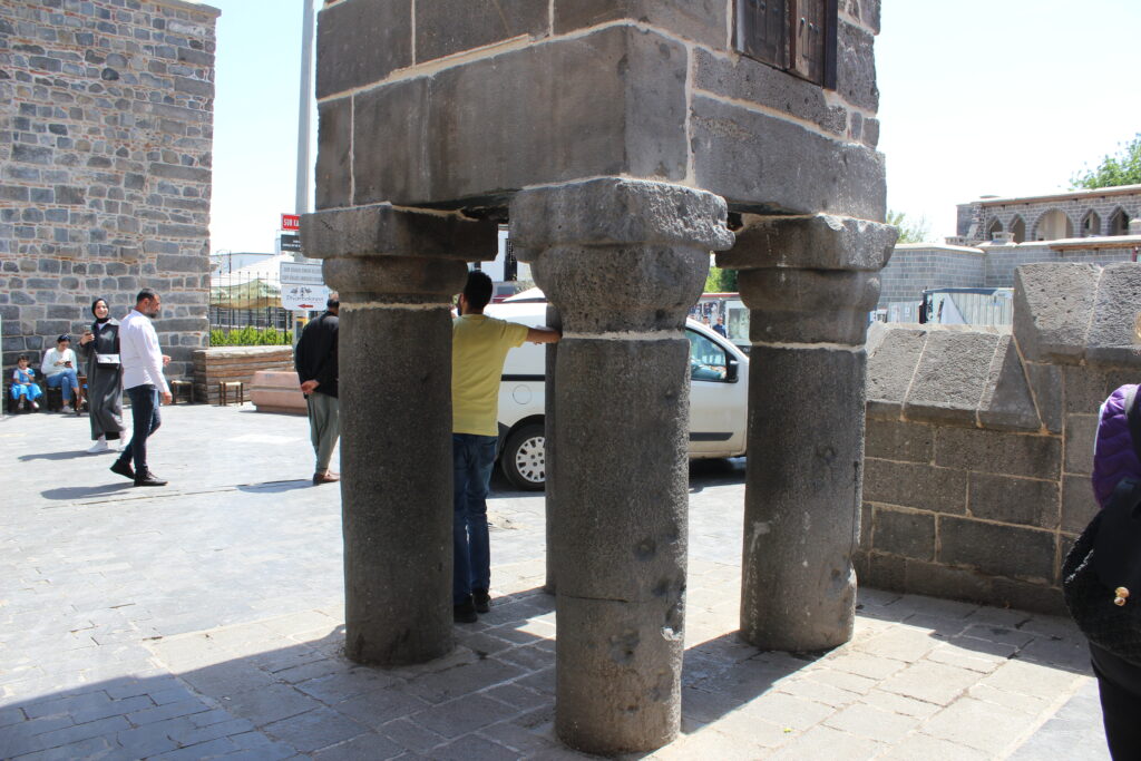 Diyarbakır dört ayaklı minare