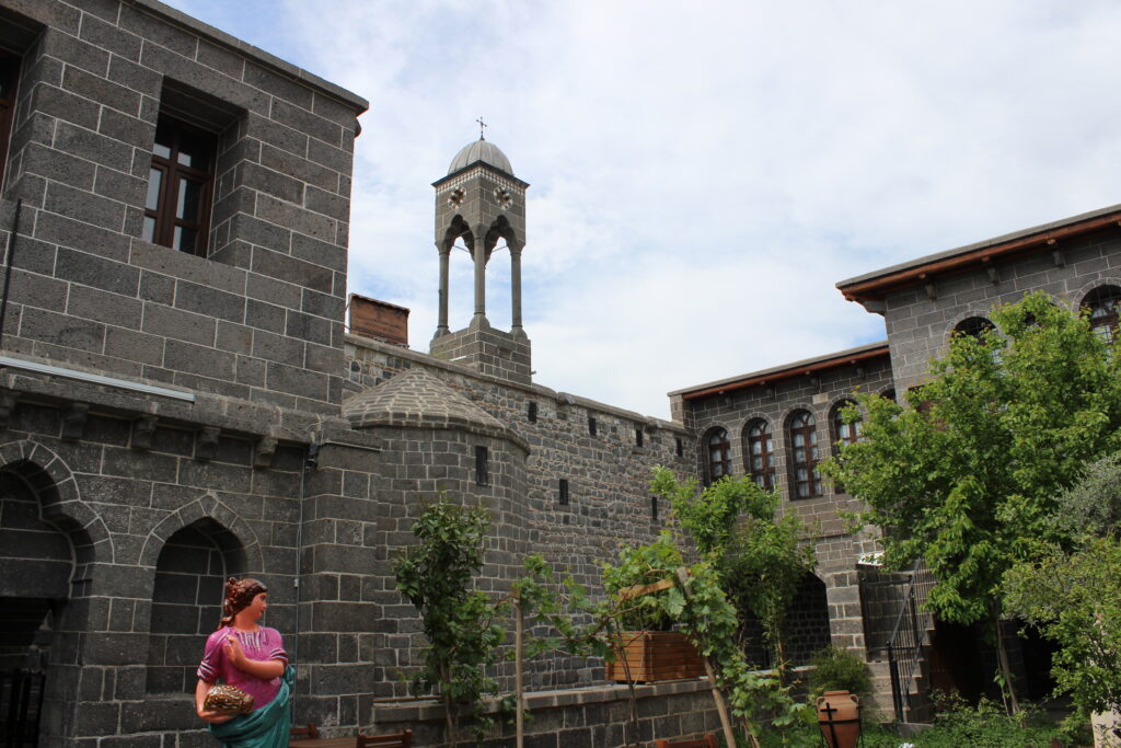 Mar Petyum Keldani Kilisesi Dış Cephesi